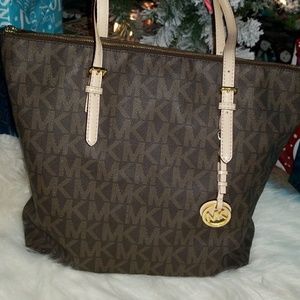Authentic Micheal Kors Large Handbag